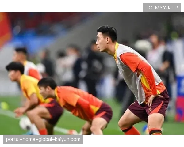 申花后场放弃短传组织 朱辰杰蒋圣龙直接连线锋线支点路易斯